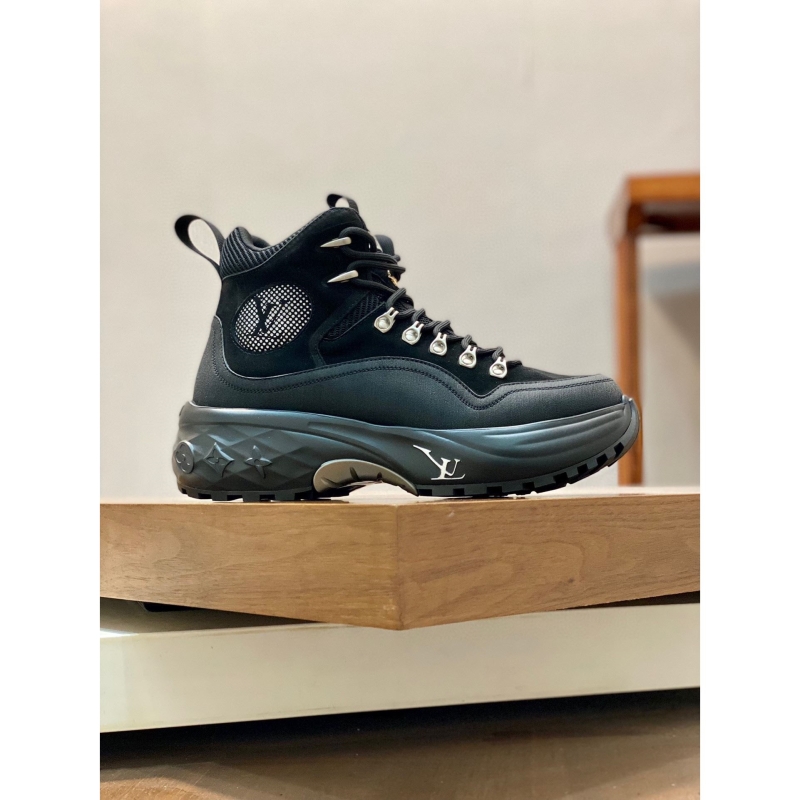 l**is V*t*n sneakers